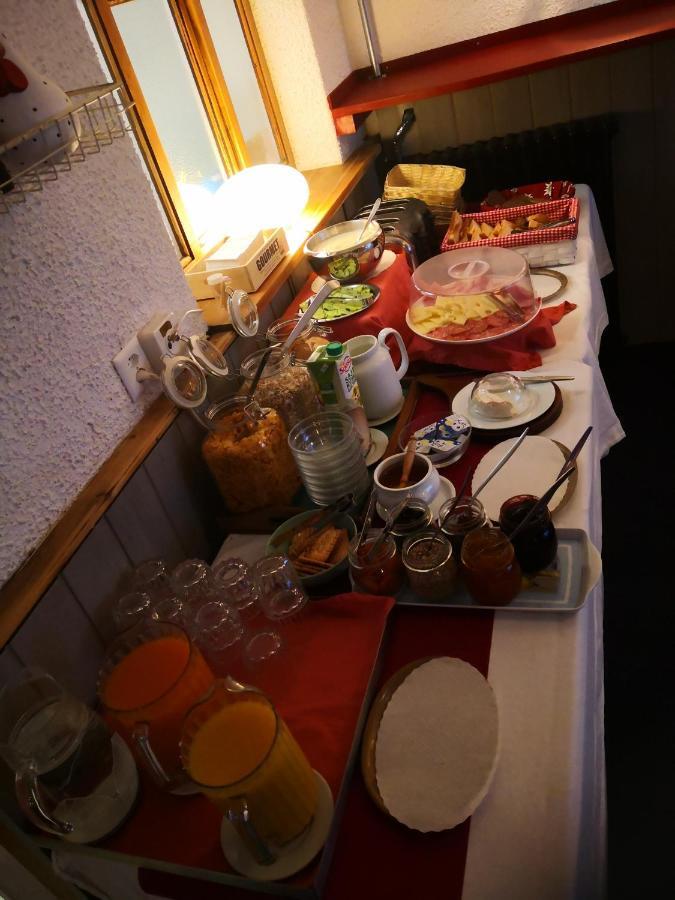 Weisses Roessli Hotel Leukerbad Luaran gambar